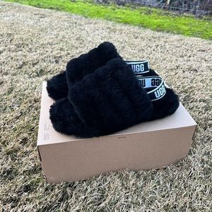 NWT women’s Ugg slippers